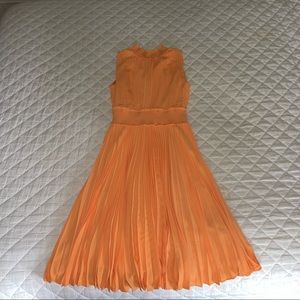 NWT NANETTE NANETTE LEPORE Solid Pleated Dress in Musk Melon